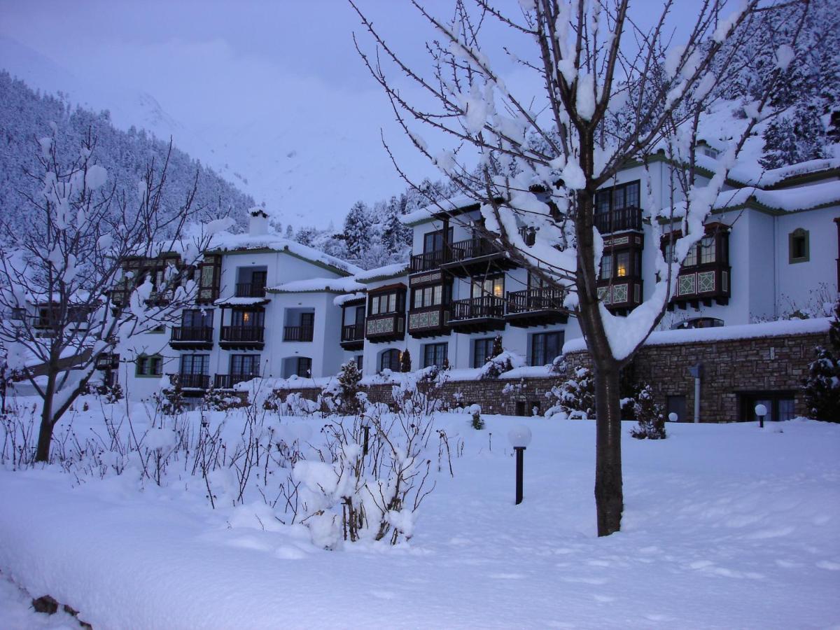 Hotel Spa Montana Karpenísion Exterior foto