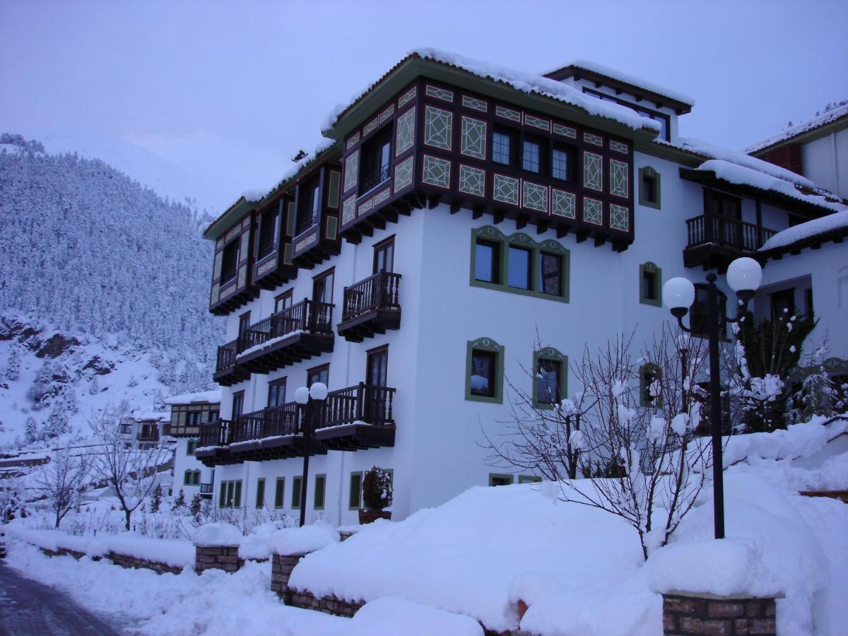 Hotel Spa Montana Karpenísion Exterior foto