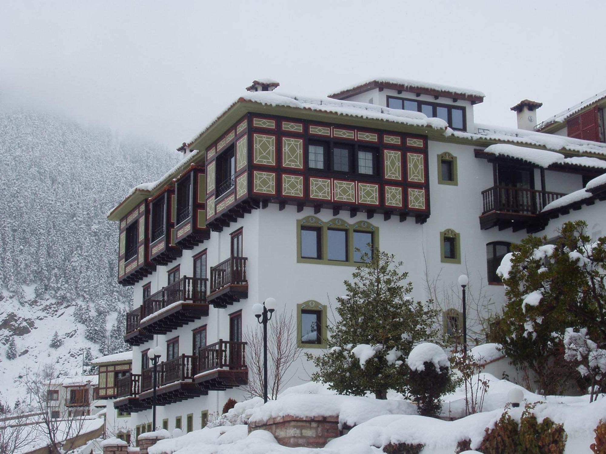 Hotel Spa Montana Karpenísion Exterior foto
